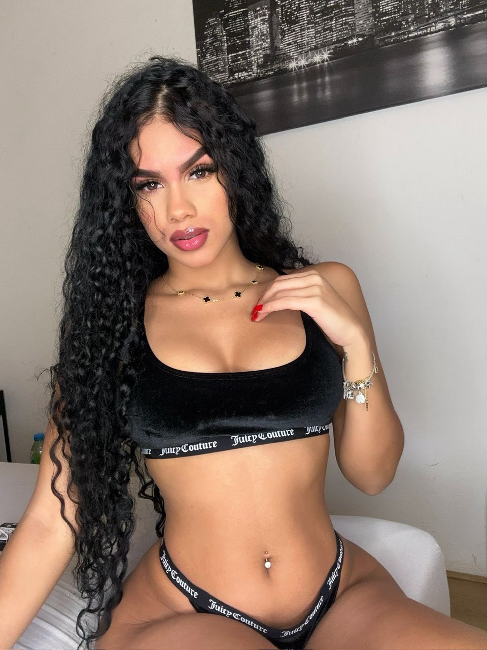 Escort - KENDAL - Ibiza Tops